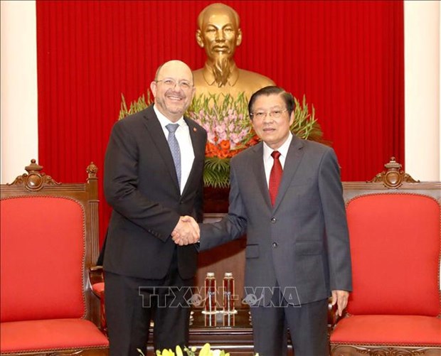 Un responsable vietnamien recoit l'ambassadeur suisse Thomas Gass hinh anh 1