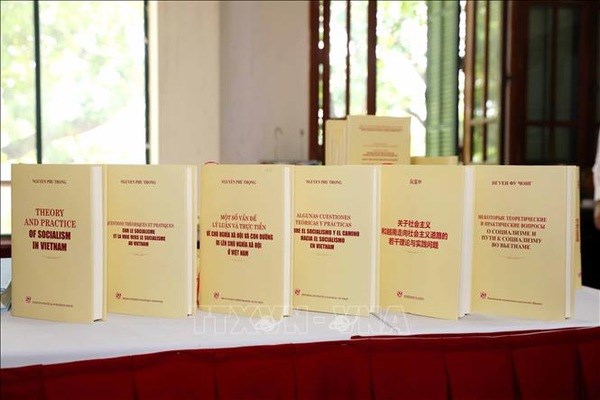Le livre du leader du PCV sur le socialisme publie en sept langues etrangeres hinh anh 1