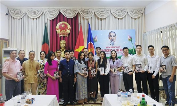 Le 133e anniversaire du President Ho Chi Minh celebre a l’etranger hinh anh 1