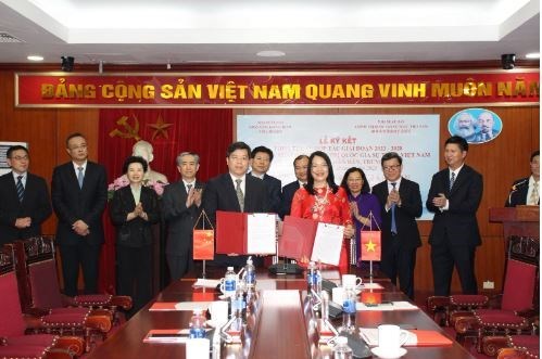 Cooperation entre deux maisons d'edition vietnamienne et chinoise hinh anh 1