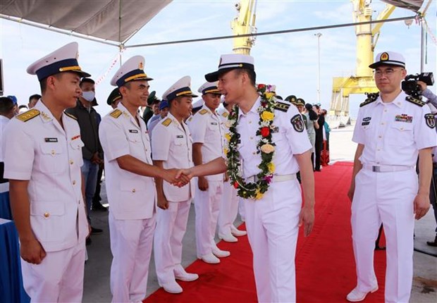 Un navire de la Marine chinoise en visite a Da Nang hinh anh 2