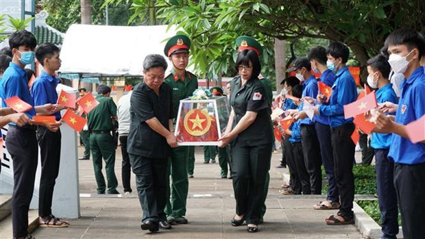 Rapatriement des restes des soldats volontaires vietnamiens tombes au Cambodge hinh anh 1