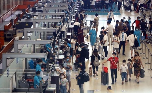 Nombre de passagers en hausse aux aeroports du Vietnam en cinq mois hinh anh 1