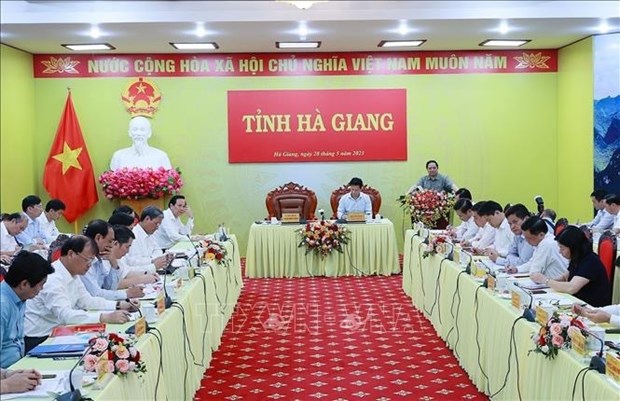 Le PM demande a Ha Giang de construire des politiques pour ouvrir la voie au developpement hinh anh 2