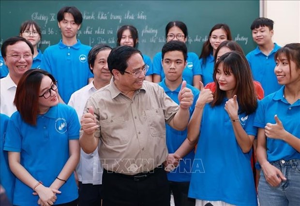Le PM Pham Minh Chinh visite des etablissements educatifs d'enfants defavorises hinh anh 1
