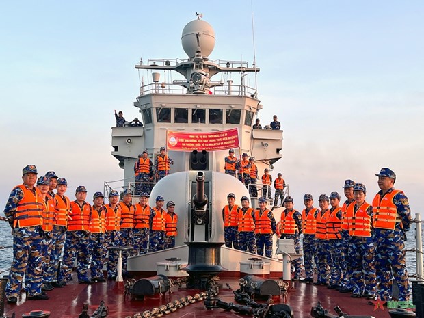 La Marine vietnamienne participe a des activites internationales en Indonesie hinh anh 1