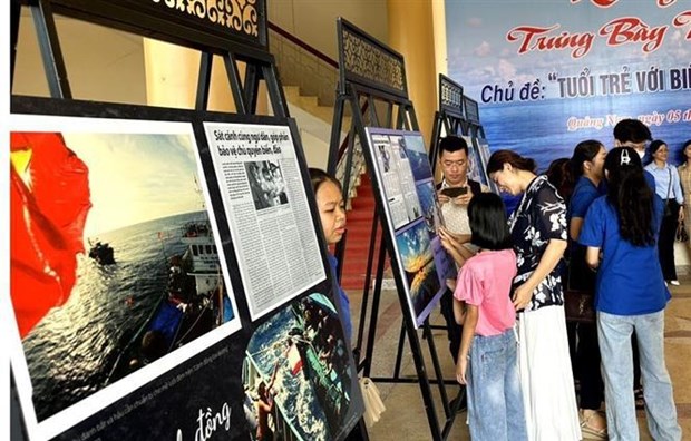 Exposition sur les eaux et les iles de la Patrie a Quang Nam hinh anh 1