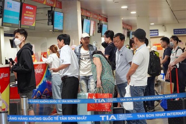 L'aeroport de Tan Son Nhat prevoit de servir pres de 24 millions de passagers cet ete hinh anh 1