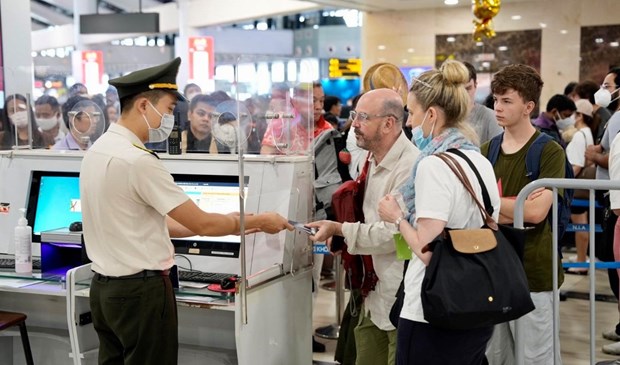 Forte augmentation du nombre de passagers a l'aeroport international de Noi Bai hinh anh 1
