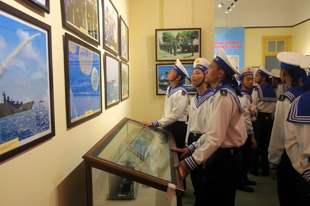 Ouverture de l’exposition sur la marine populaire du Vietnam hinh anh 1