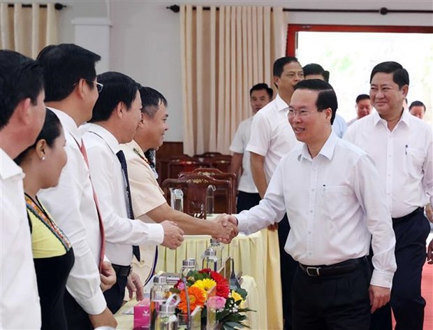 Le chef de l’Etat exhorte Ninh Thuan a avoir une vision strategique pour son developpement hinh anh 2