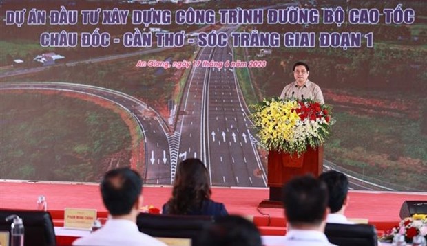 Le PM reaffirme l'attention du gouvernement au developpement des infrastructures hinh anh 2