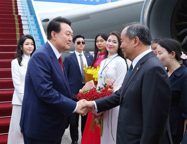 Le president sud-coreen Yoon Suk Yeol entame sa visite d’Etat au Vietnam hinh anh 2