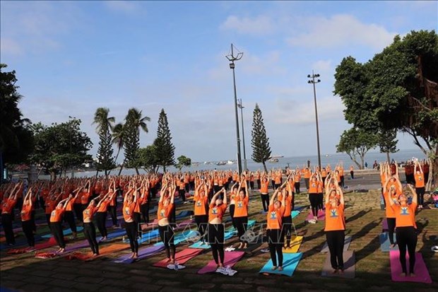 Journee internationale du yoga celebree a Ba Ria - Vung Tau hinh anh 1