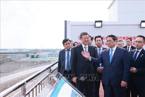 Le PM Pham Minh Chinh visite la nouvelle zone de de Xiongan en Chine hinh anh 1