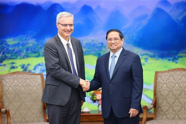 Le Premier ministre recoit l’ambassadeur de France au Vietnam hinh anh 1