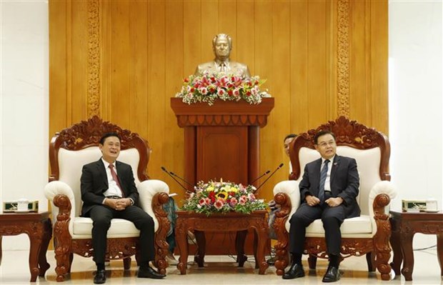 Les dirigeants lao apprecient la cooperation entre la province de Nghe An et sept localites du Laos hinh anh 2