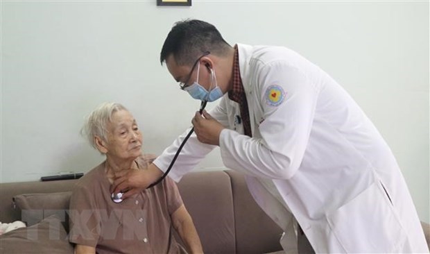 Ho Chi Minh-Ville fournit des examens medicaux gratuits aux seniors hinh anh 1