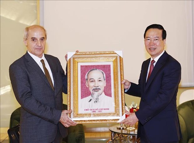 Le president Vo Van Thuong rencontre des dirigeants de plusieurs partis politiques italiens hinh anh 1
