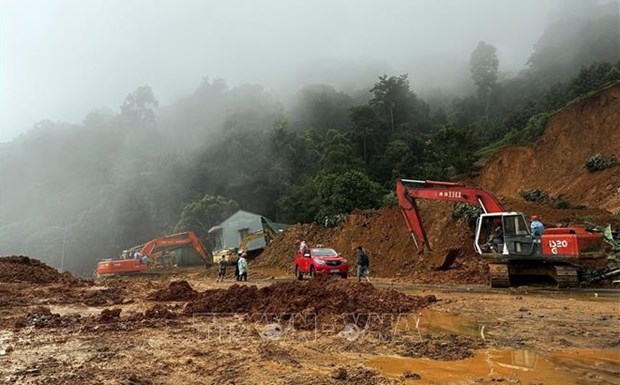 Glissement de terrain a Lam Dong: le corps de la 4e victime a ete retrouve hinh anh 1