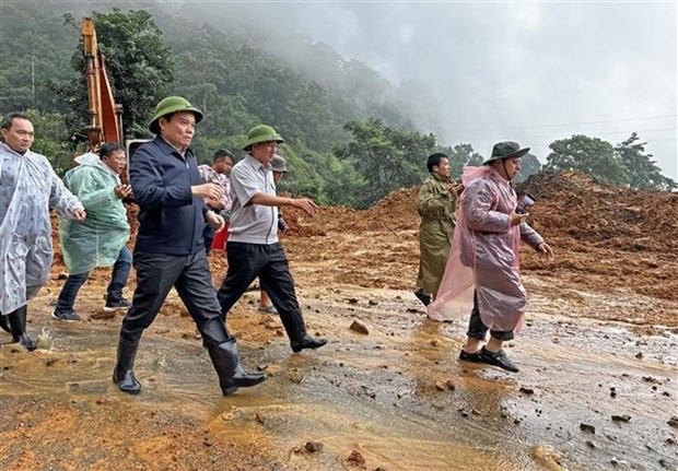 Glissement de terrain a Lam Dong: le corps de la 4e victime a ete retrouve hinh anh 2