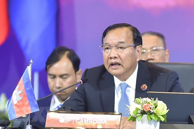 Le Cambodge souligne l'importance de maintenir le role central et l'unite de l'ASEAN hinh anh 1