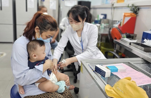 Allocation de 185.000 doses de vaccin pour enfants a 49 localites hinh anh 1