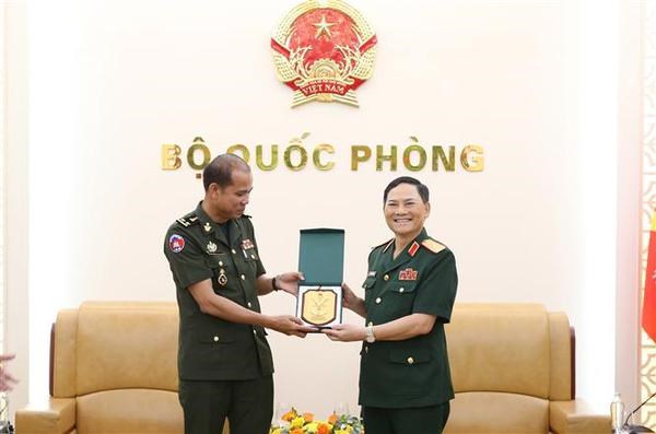 Renforcement de la cooperation de defense entre le Vietnam et le Cambodge hinh anh 1