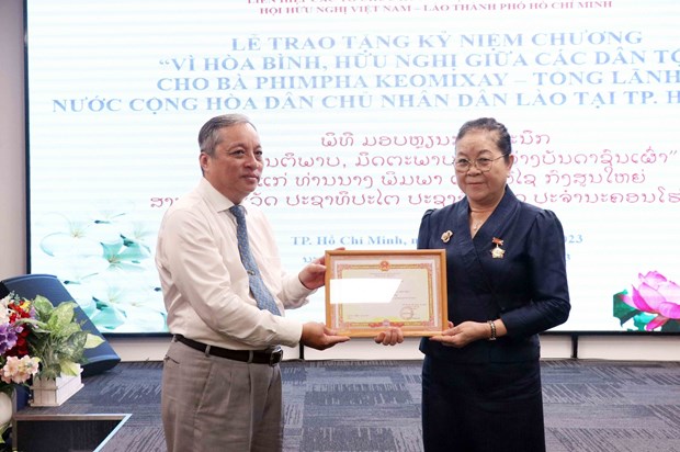 La consule generale du Laos a Ho Chi Minh-Ville a l’honneur hinh anh 1