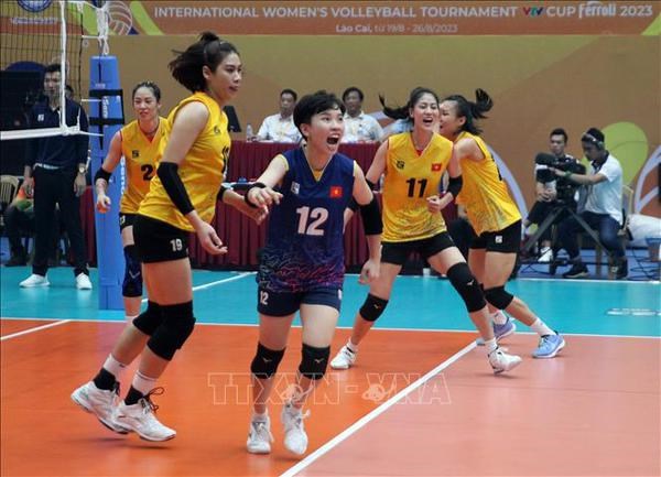 Le Vietnam rafle la mise a la Coupe internationale de volleyball feminin VTV 2023 hinh anh 1