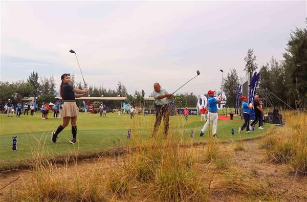 Da Nang accueille 144 golfeurs d’un tournoi asiatique hinh anh 1