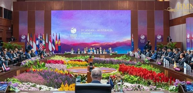 Le PM participe aux sommets de l'ASEAN avec l'Australie et l'ONU hinh anh 1