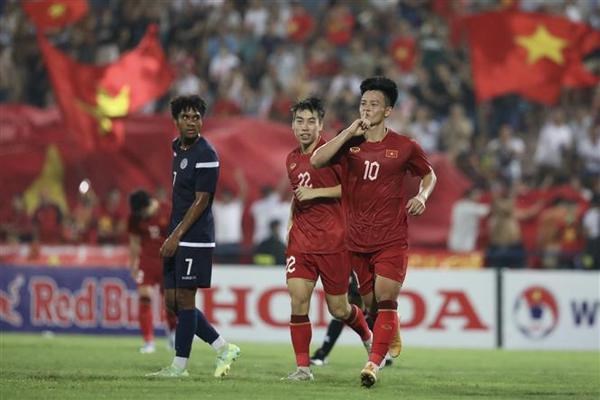 Le Vietnam bat Guam 6-0 lors des eliminatoires de la Coupe d'Asie U23 hinh anh 2