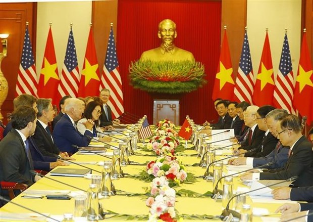 La visite du president americain au Vietnam ouvre une nouvelle phase pour la paix, la cooperation et le developpement durable hinh anh 1