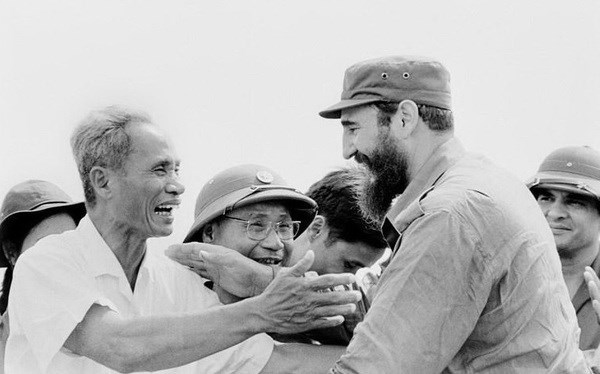 La 1ere visite du dirigeant Fidel Castro au Vietnam : un symbole vivant et convaincant de la solidarite hinh anh 1