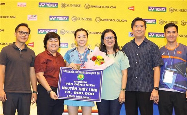 Tournoi Yonex-Sunrise Vietnam Open 2023- Nguyen Thuy Linh couronnee en simple dames hinh anh 2