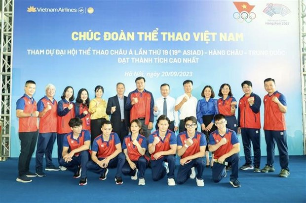 Une delegation d'athletes vietnamiens part pour l'ASIAD 19 en Chine hinh anh 1