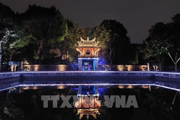 Nouveau circuit touristique nocturne au Temple de la Litterature de Hanoi hinh anh 1