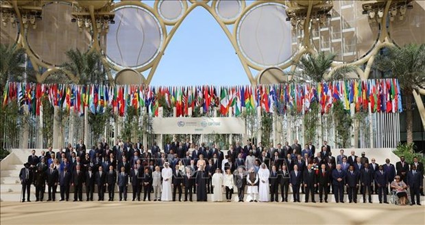 Le PM participe au Sommet mondial d'action pour le climat COP28 a Dubai hinh anh 2