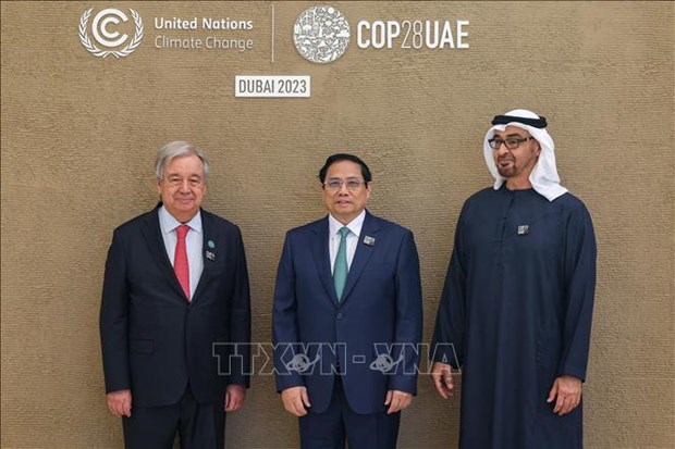 Le PM participe au Sommet mondial d'action pour le climat COP28 a Dubai hinh anh 1
