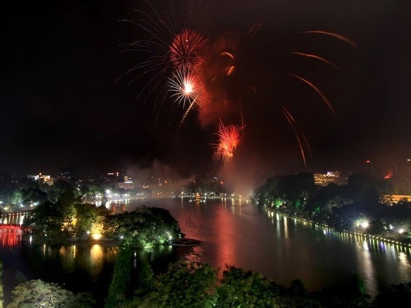 Tet du Dragon 2024: Hanoi prevoit 30 lieux de tirage de feux d'artifice hinh anh 1