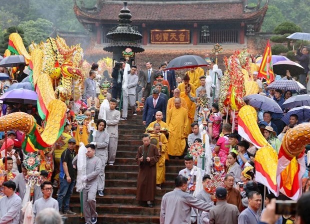 La fete de la pagode des Parfums accueille 30.000 visiteurs lors de son ouverture hinh anh 1