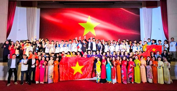 Le Vietnam largement prime a un concours de mathematiques en Thailande hinh anh 1