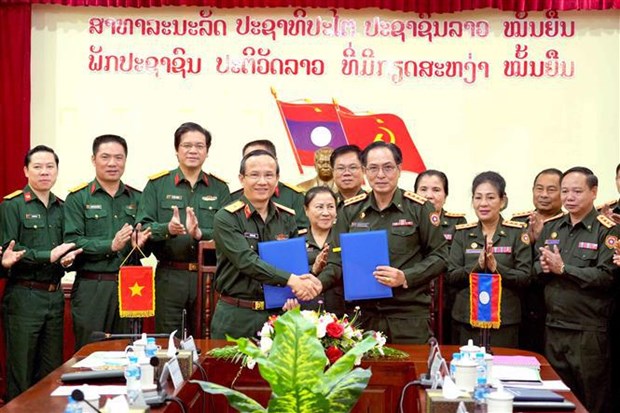 Un dirigeant lao apprecie la cooperation de medecin militaire Vietnam-Laos hinh anh 2