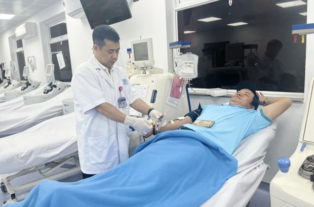 Des donneurs de sang vietnamiens sauvent la vie d’un patient britannique hinh anh 1