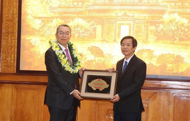 Un medecin japonais recoit le titre de « Citoyen d'honneur de la province de Thua Thien - Hue » hinh anh 1