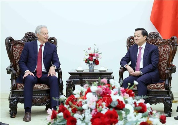 Le vice-PM Le Minh Khai recoit l’ancien PM britannique Tony Blair hinh anh 1