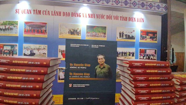 Publication de livres commemorant le 70e anniversaire de la Victoire de Dien Bien Phu hinh anh 1