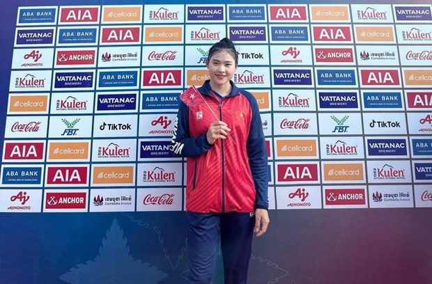 La rameuse Diep Thi Huong remporte une medaille d'or aux Championnats d'Asie de canoe sprint 2024 hinh anh 1
