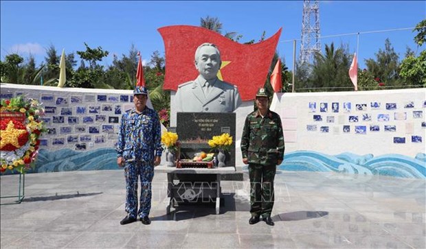Le monument au general Vo Nguyen Giap sur l’archipel de Truong Sa hinh anh 1